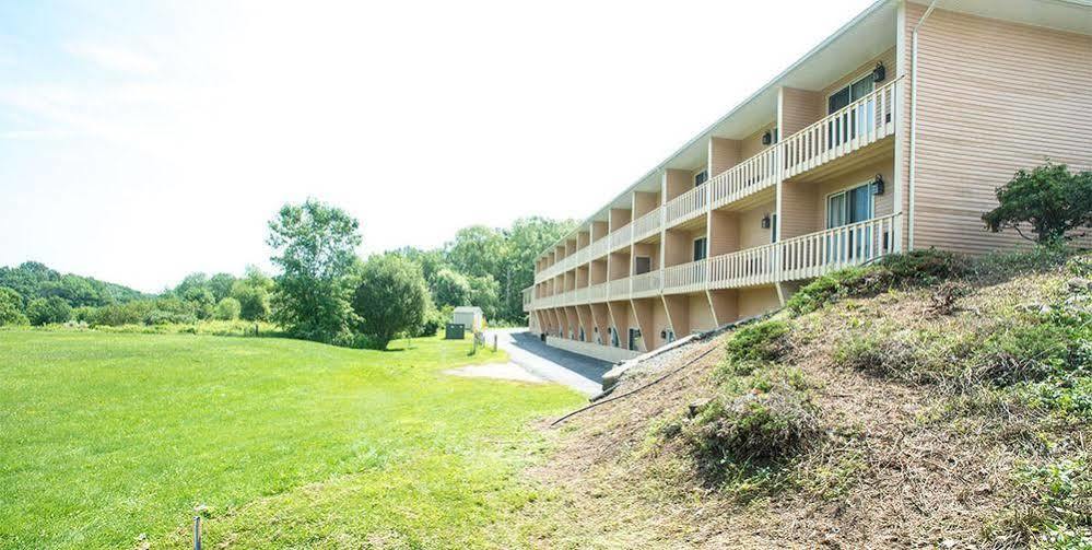 Hampton Falls Inn Buitenkant foto