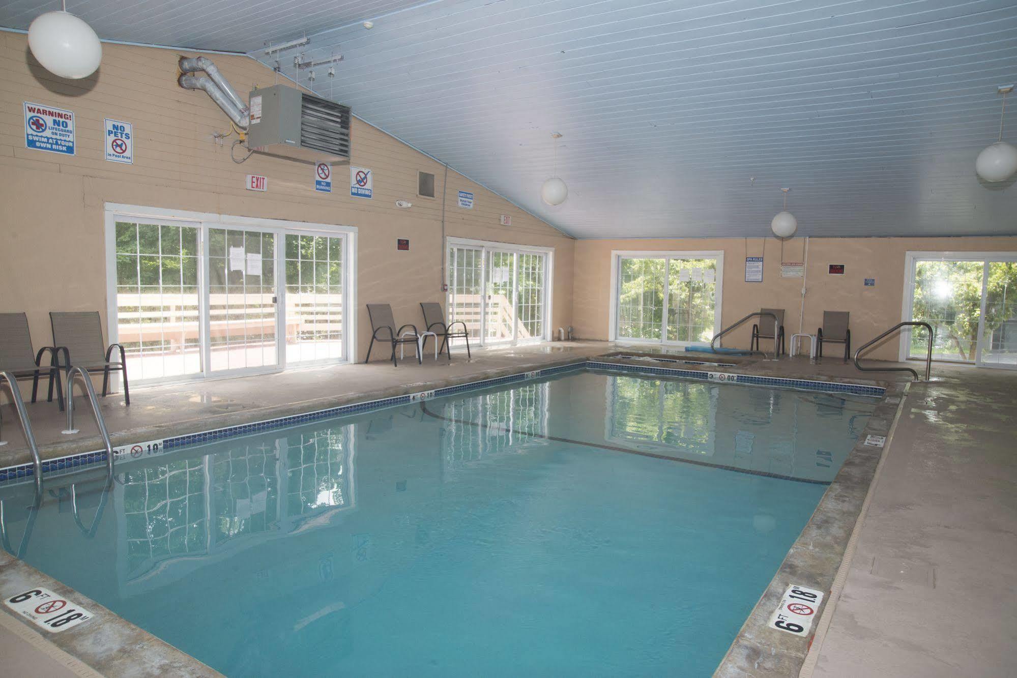 Hampton Falls Inn Buitenkant foto