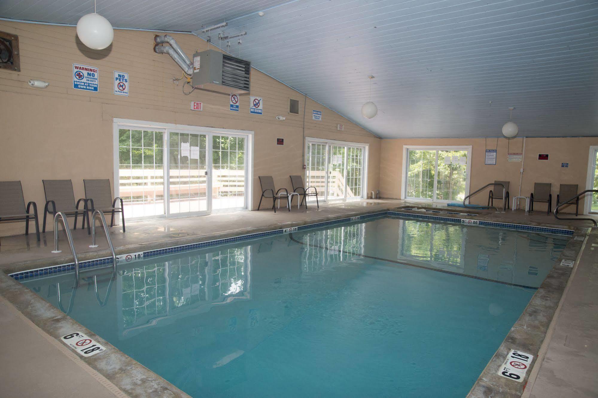 Hampton Falls Inn Buitenkant foto