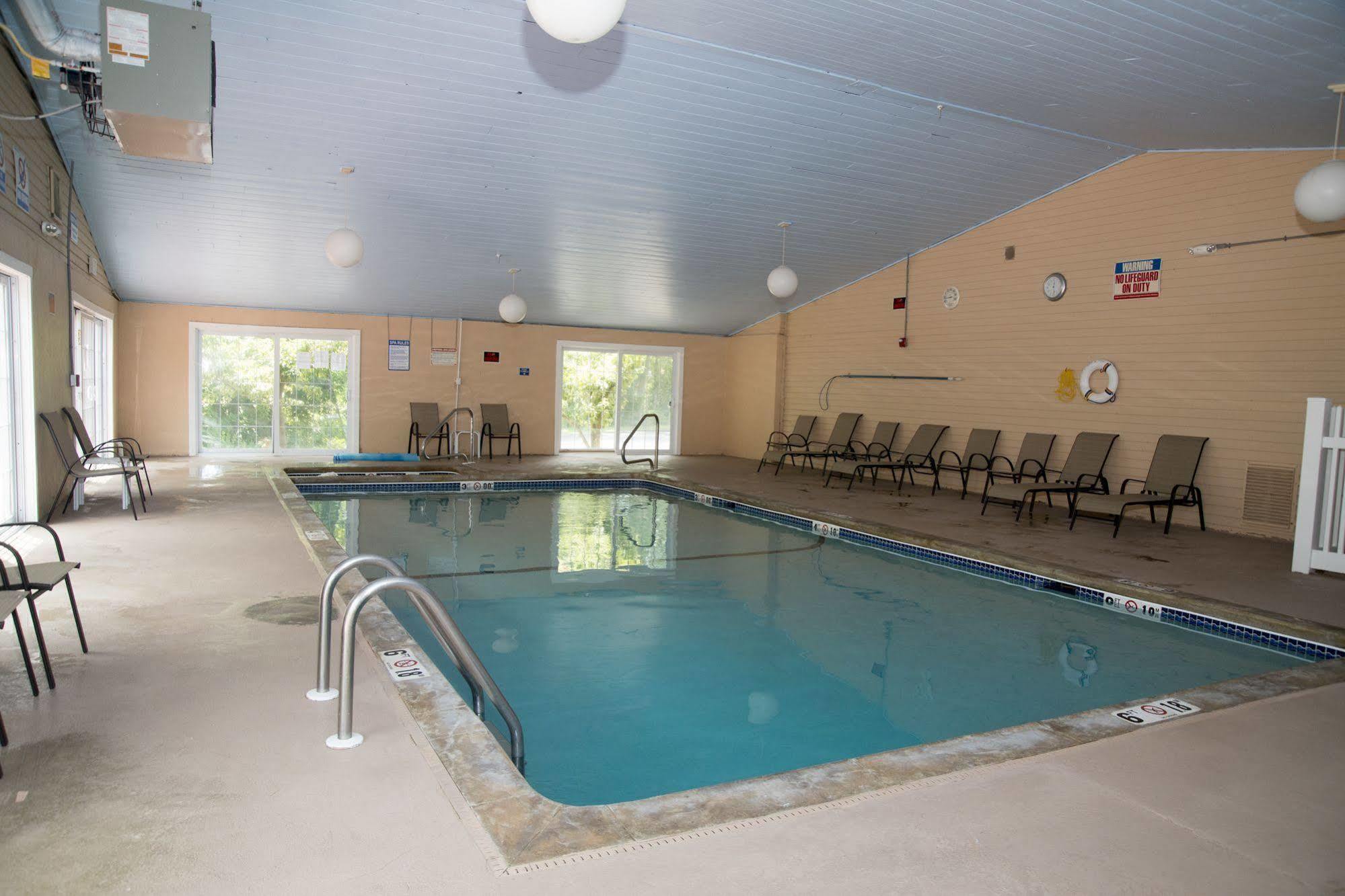 Hampton Falls Inn Buitenkant foto